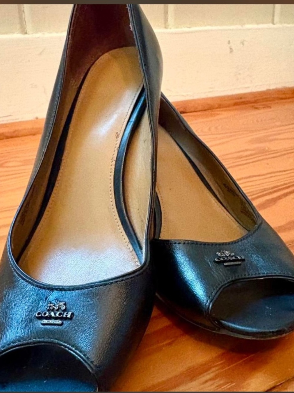 Vintage Coach Leather Peep Toe Kitten Heels Excellent Condition Sz 7.5